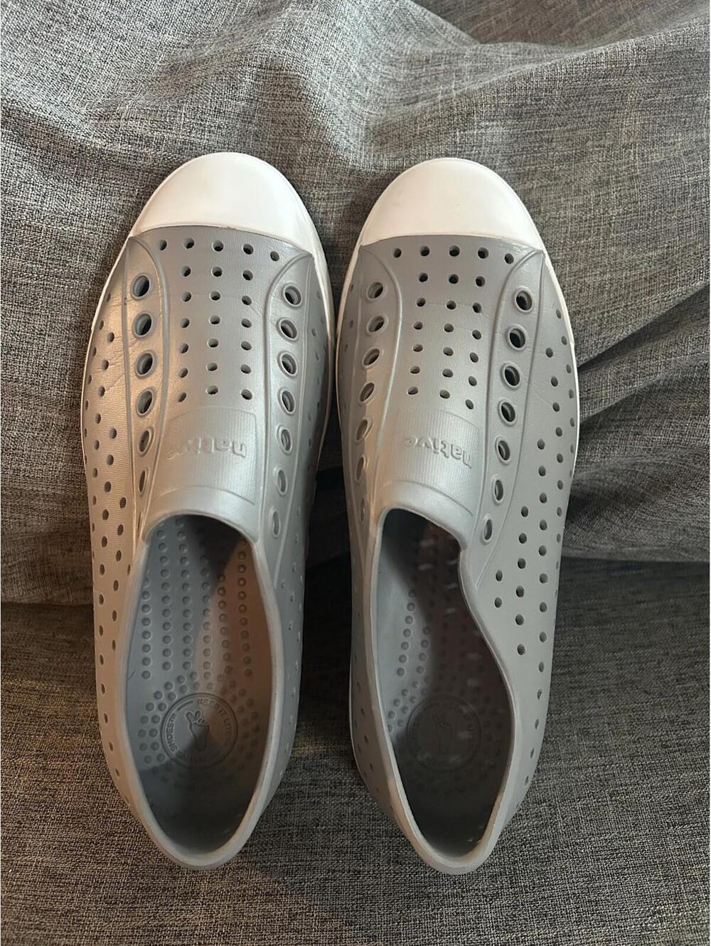 Native Jefferson Gray And White Waterproof Shoes Womens Size 8 or Mens Size 6